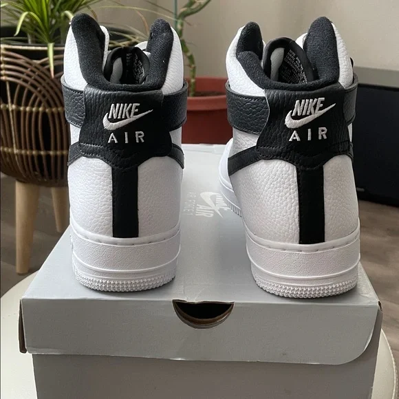 Nike Men's Air Force 1 High '07 White/Black Size:10 - Picture 3 of 6